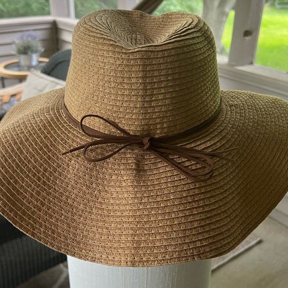 SALE 🌻 FOREVER 21 straw sun hat - Picture 3 of 8